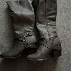 BRand New Fergie Heel Boots